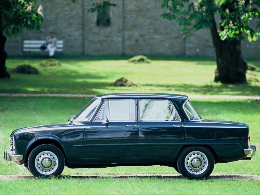  Alfa Romeo Giulia 1300 Super (105.09) 1970 года  (фото 4 из 5)